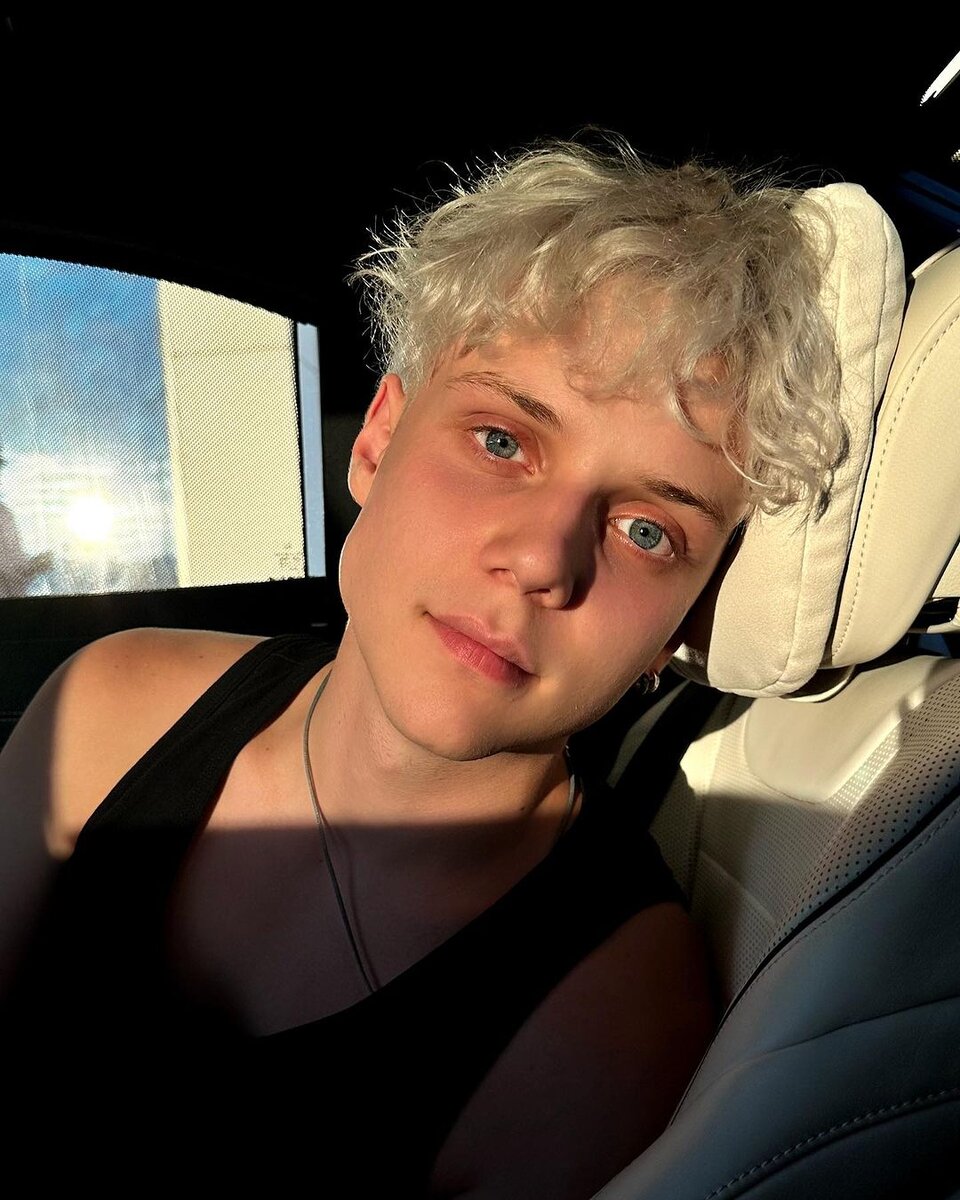 Ваня дмитренко 2022. Ваня дмитриенко танцы со звездами. Ваня дмитренко. Ваня дмитриенко 2022. Ваня дмитриенко он подходит тебе.