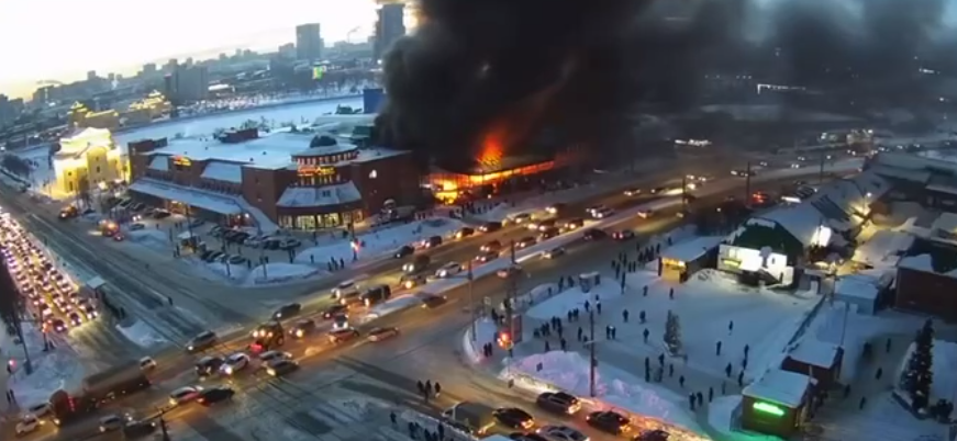 Вспышка Огня в Сердце Челябинска  В центре Челябинска разразился масштабный пожар на известном рынке «Европа-Азия».-6