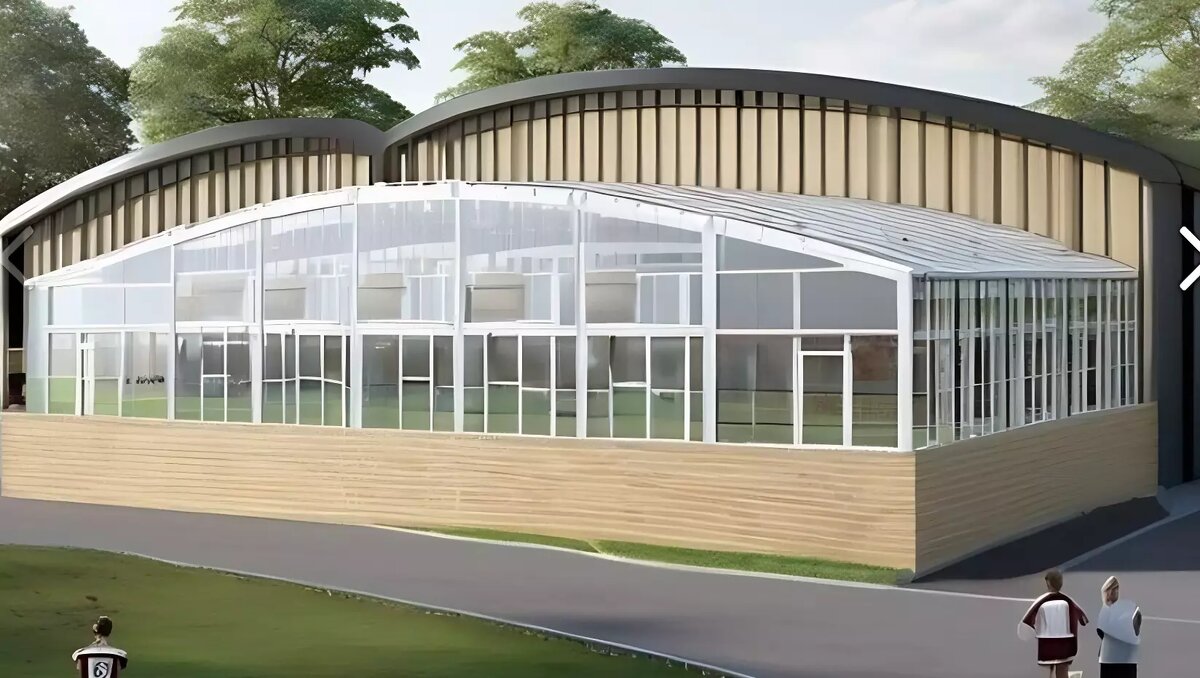     На месте бывшего кинотеатра «Авроры» в Ижевске может открыться физкультурно-оздоровительный комплекс с бассейном.