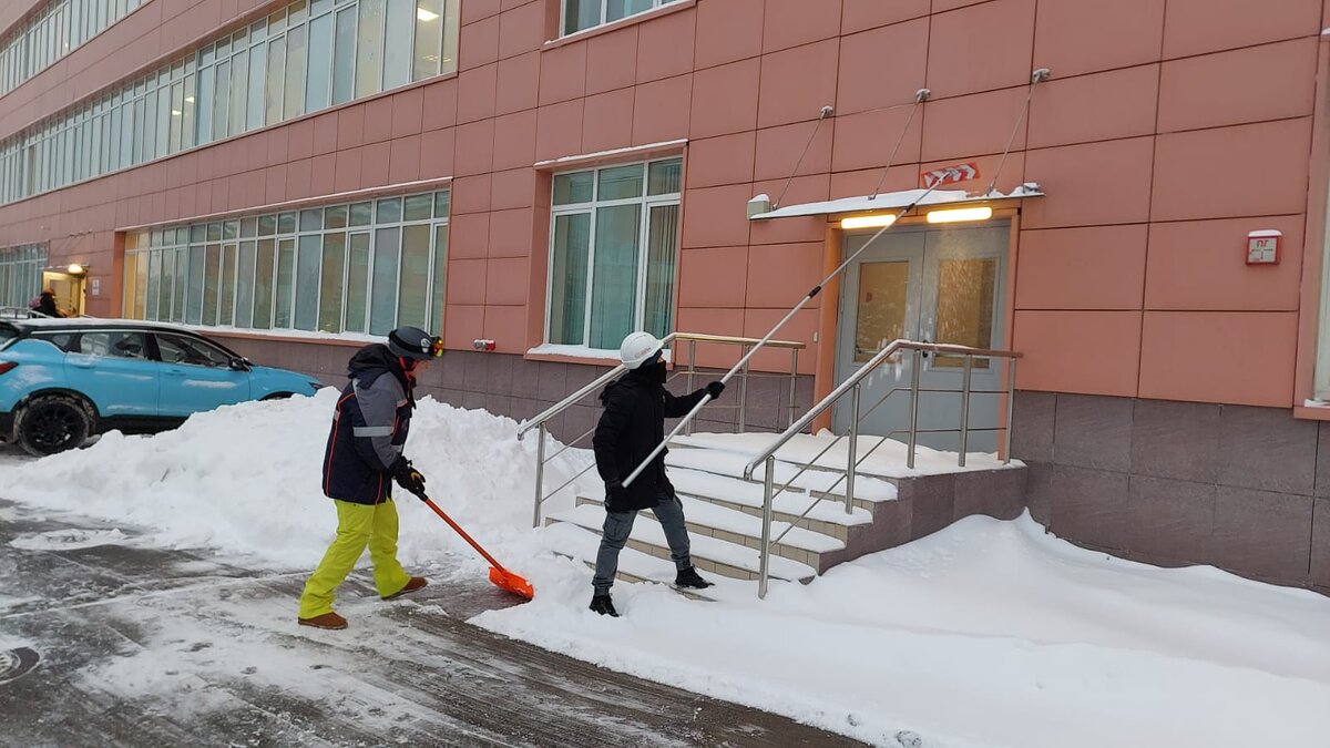 Уборка снега на площадке «Печатники» ОЭЗ «Технополис Москва»