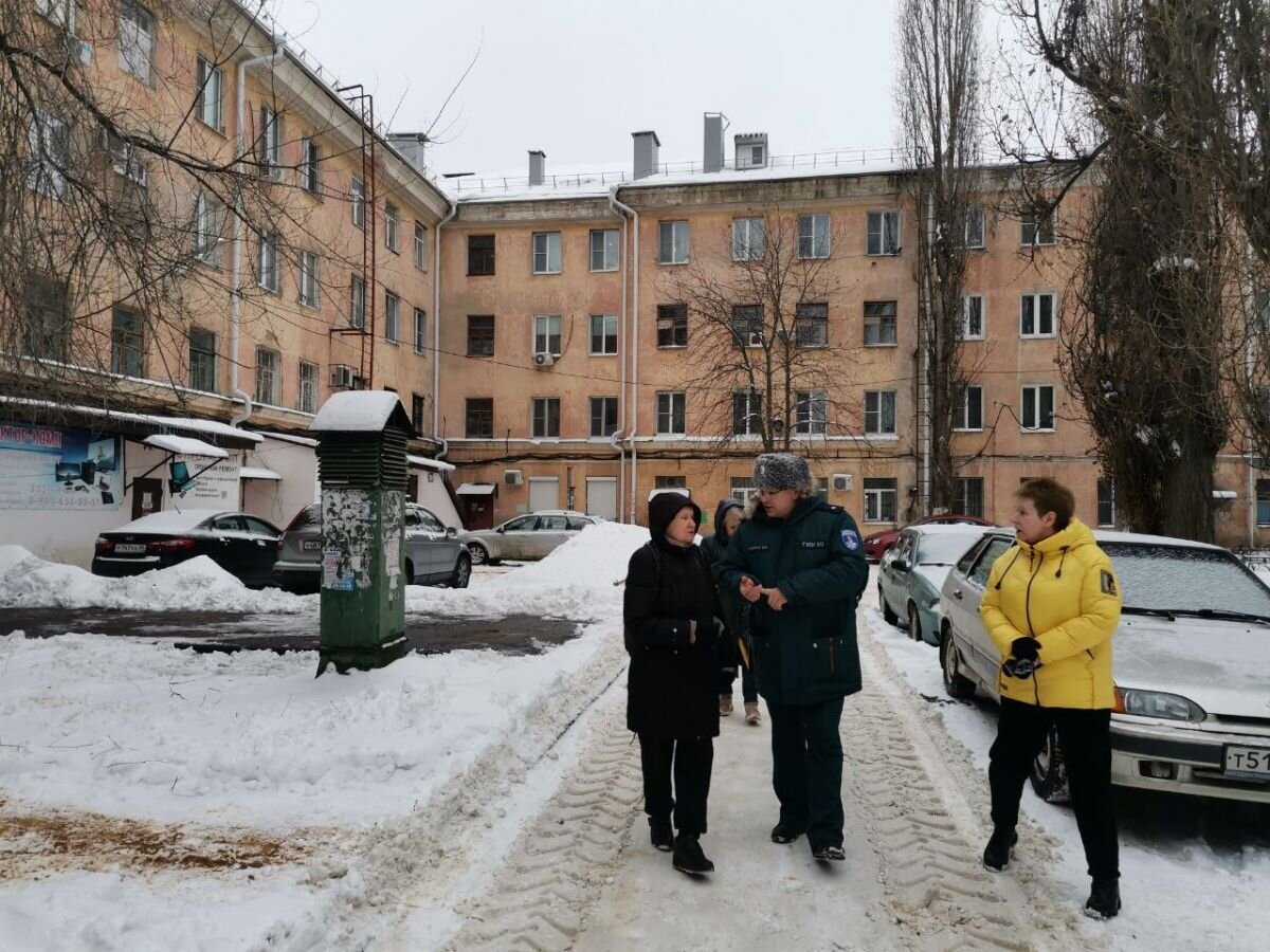 В подвале дома на улице 9 Января в Воронеже обнаружили сгоревший сарай |  «Воронежские новости» | Дзен