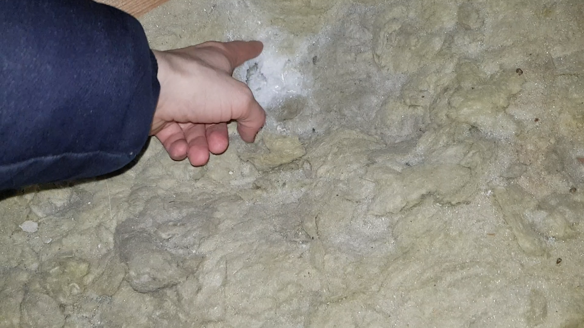 надо ли заносить аккумулятор домой в мороз. прикуривание автомобиля зимой. надо ли заносить аккумулятор домой в мороз. воруют аккумулятор ваз 2107. мороз акб.