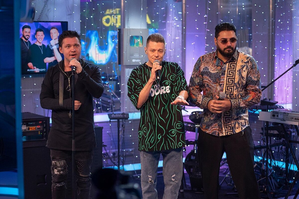    Группа «Корни»