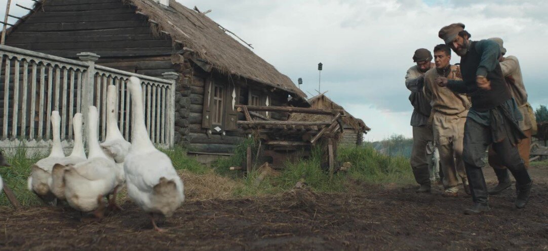 Кадр из фильма "Холоп"