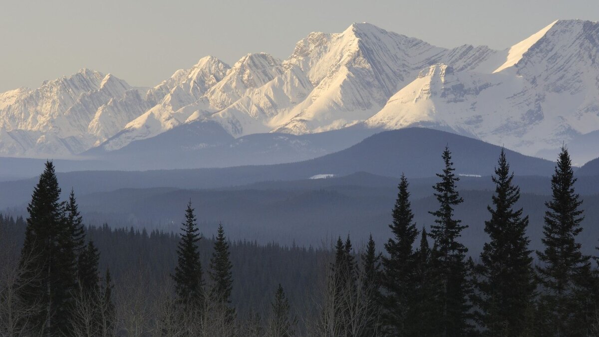 Могучие, чарующие и мистические Уральские горы. Фото из свободных источников на правах свободной лицензии