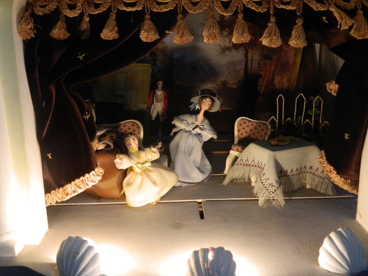 Фото автора. Уменьшенный макет созданного Сергеем Аксаковым собственного театра.