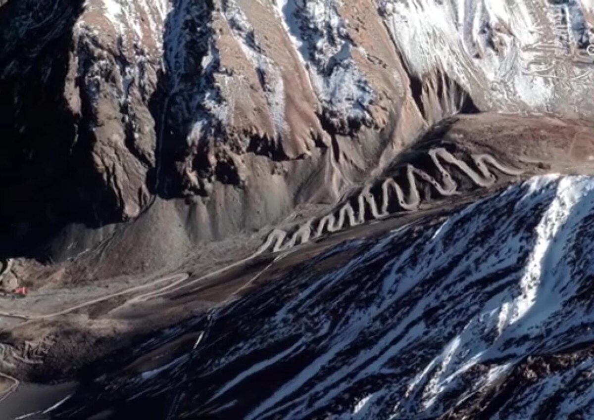 Перевал Лос-Караколес, Чили.