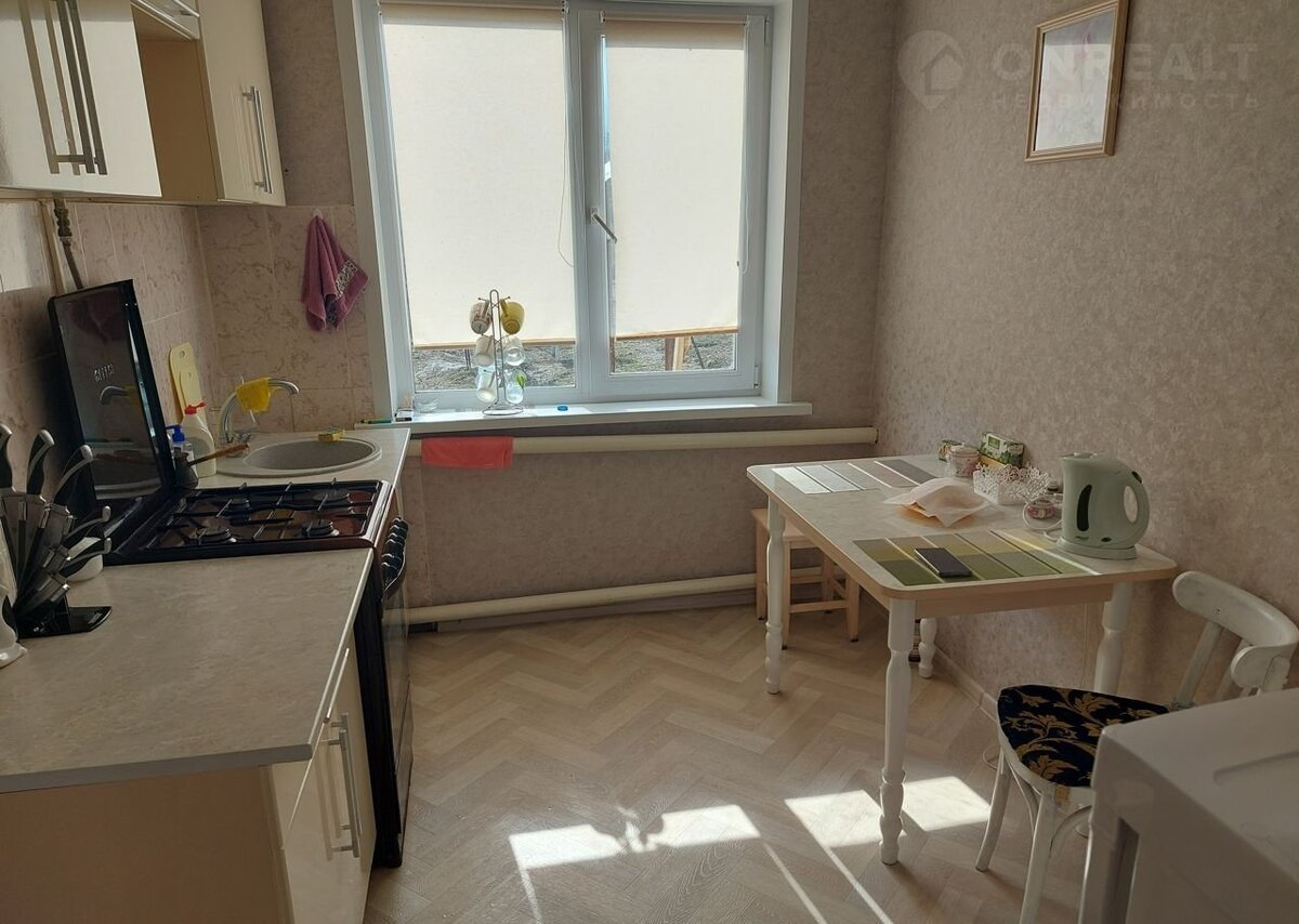Фото кухни из объявления о продаже дома