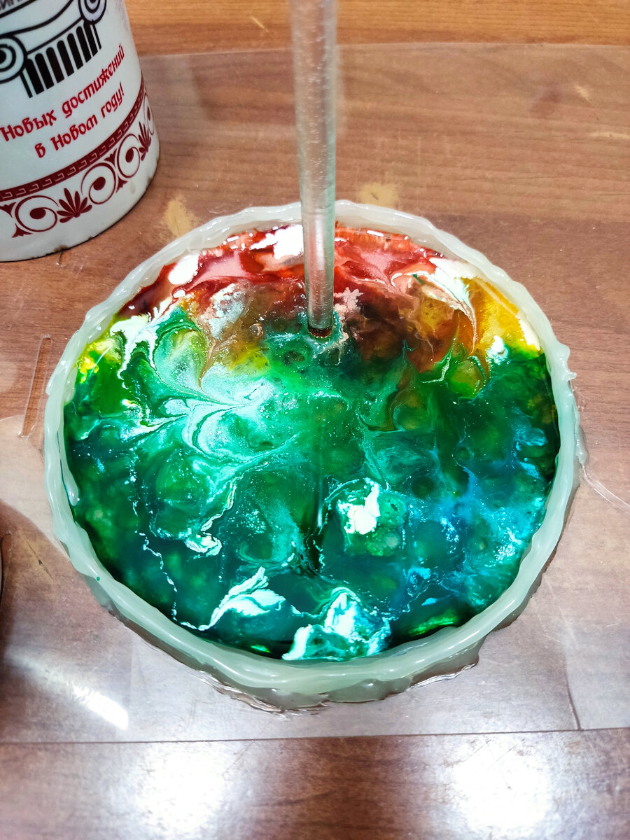 Первый цветной слой