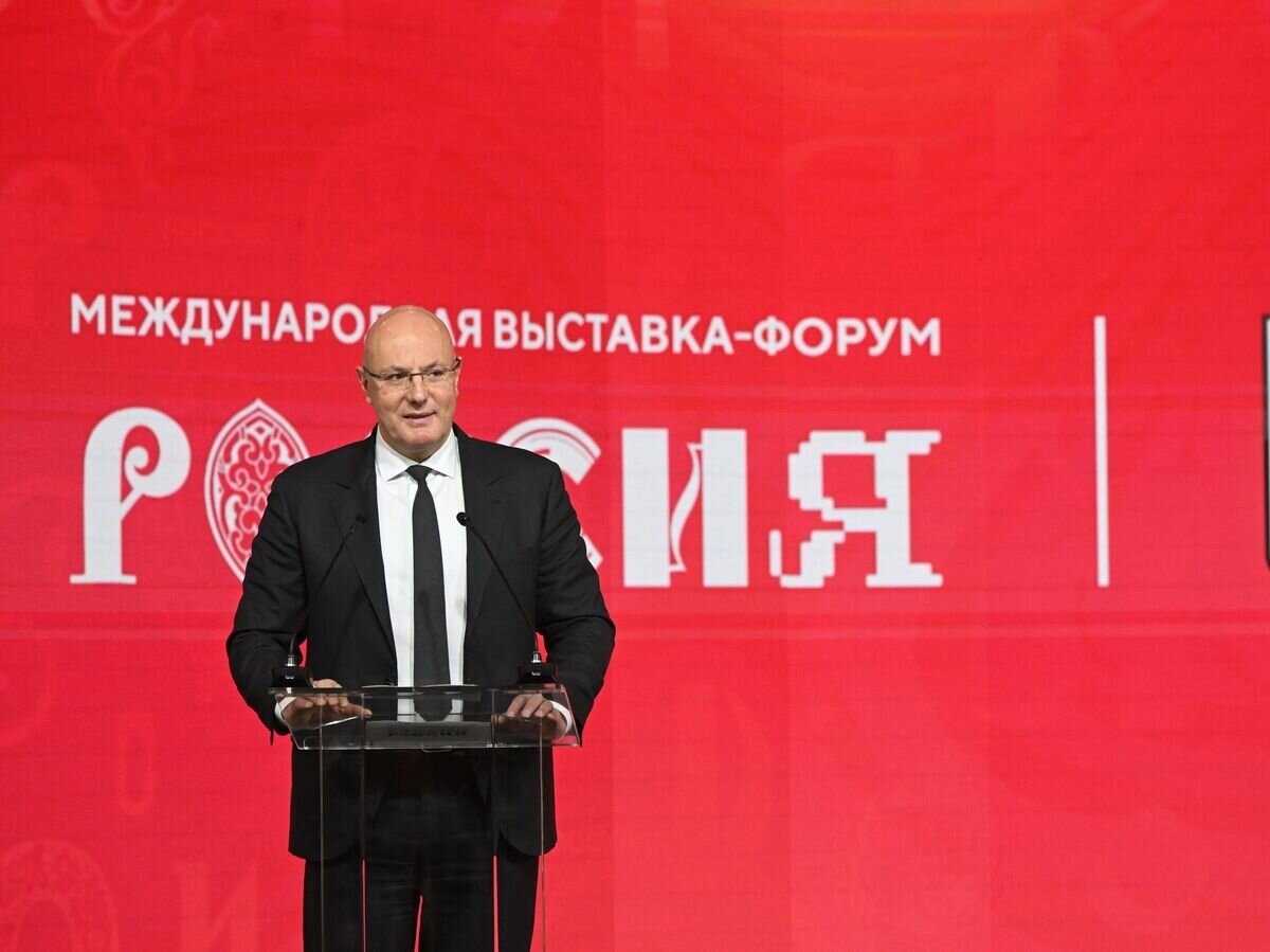   Заместитель председателя Правительства РФ Дмитрий Чернышенко во время презентации Республики Марий Эл на Международной выставке-форуме "Россия"© Фотохост-агентство РИА Новости