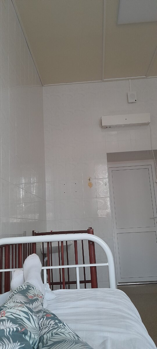 Лежу , утро . Варюшка под боком сопит .