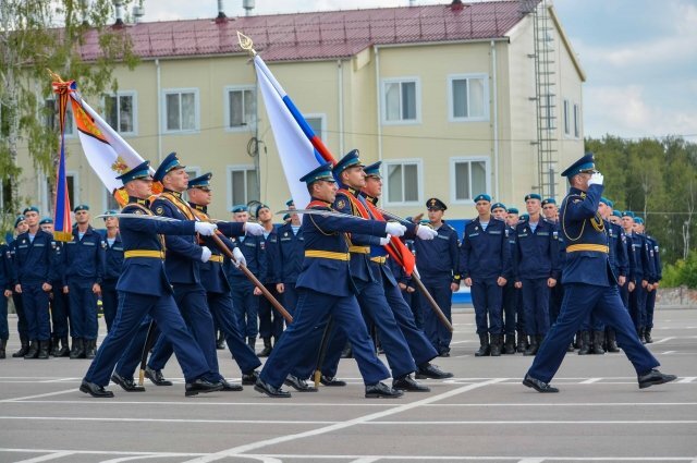    Новый командир 106-й воздушно-десантной Тульской дивизии А. Немоляев. Досье