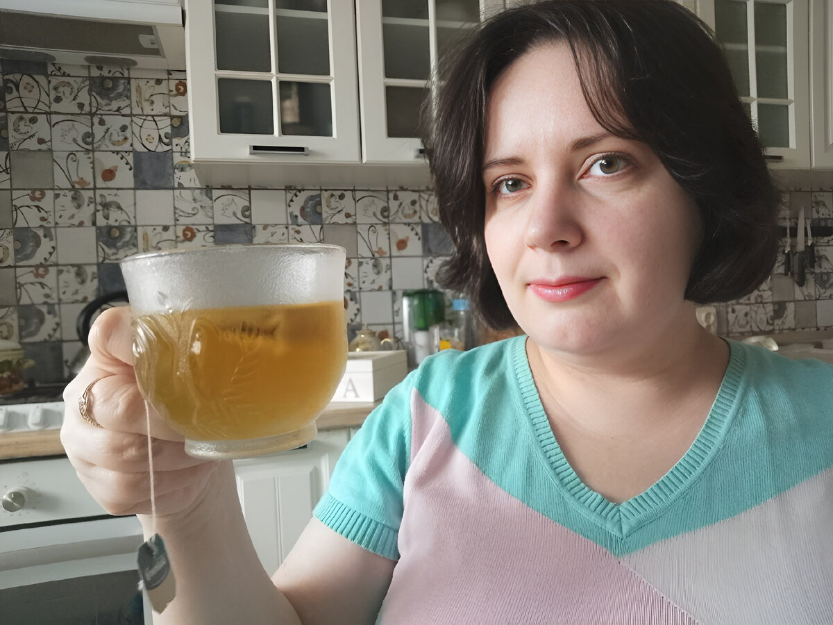 Мама с чаем