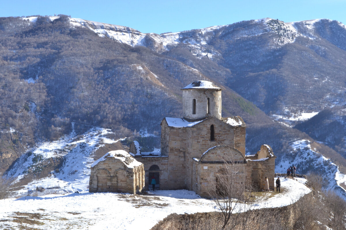 Сентинский храм зимой