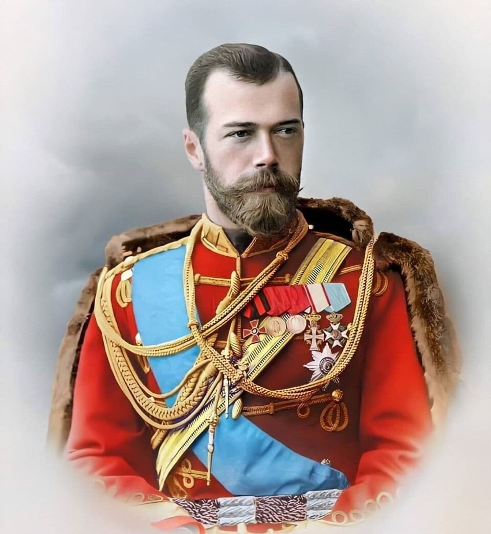 Последний император Николай II страстно любил цыганские романсы.