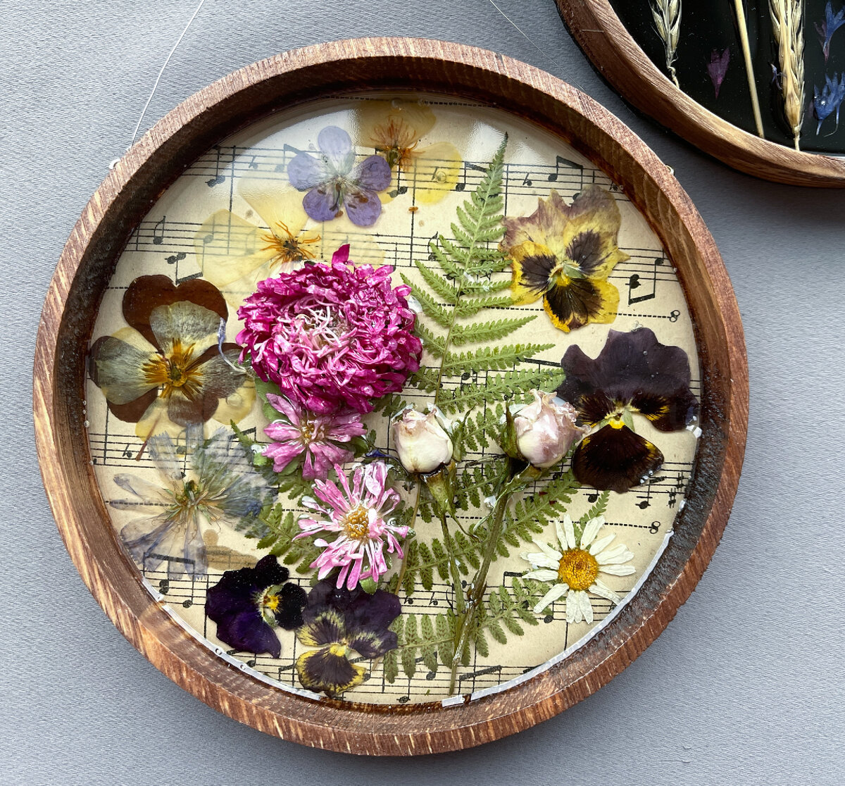 Корень на клавиатуре айфона. Как ставить точку на клавиатуре. Клавиатура айфона 7. Как набрать тире на телефоне. Как поставить запятую на клавиатуре.