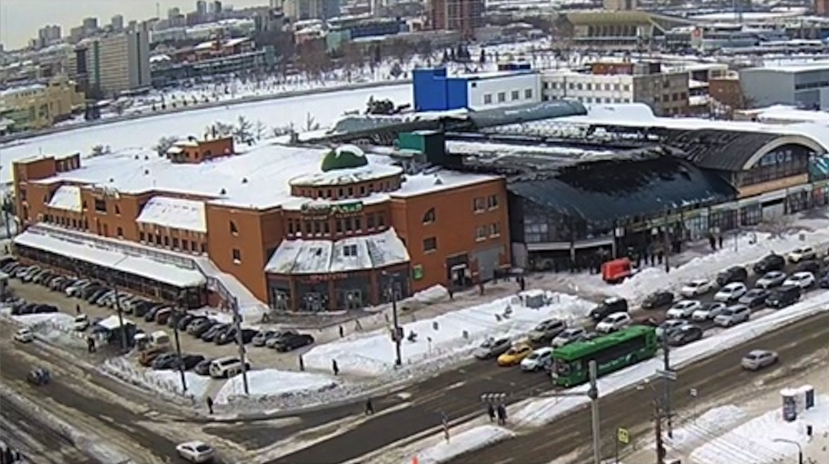 Так выглядит рынок "Восточный город" после пожара. Фото: камера Интерсвязь