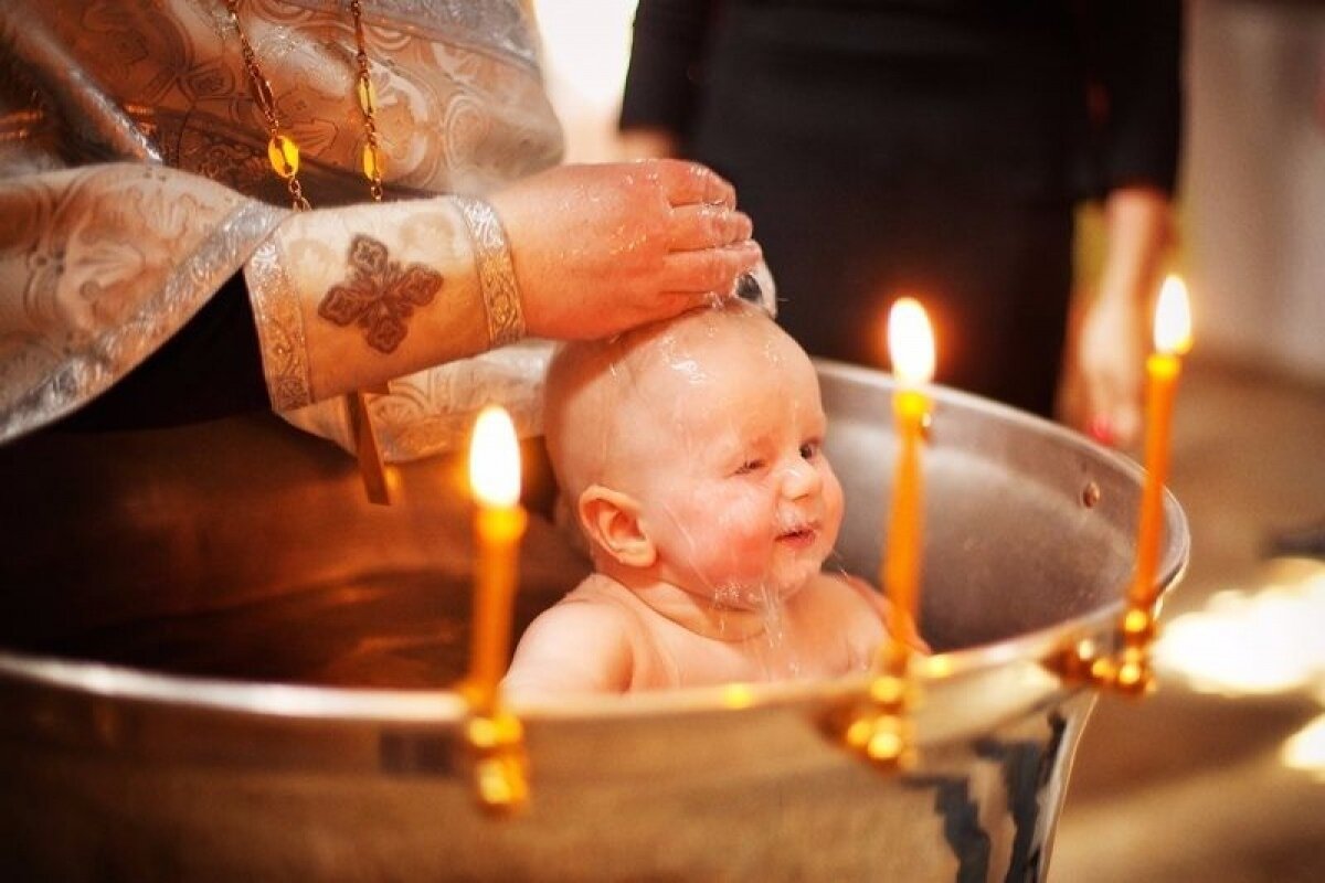 Крещение ребёнка, как важный религиозный ритуал, часто сопровождается мифами и предрассудками, которые скрываются в тени незнания. ....