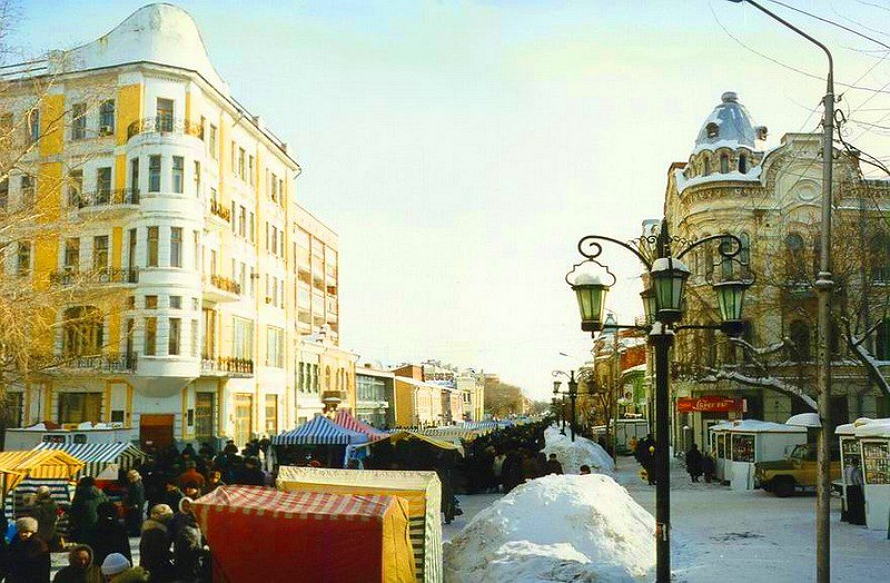 Завод ленинградская улица. Самара Ленинградская улица в 90ые. Улица Ленинградская Самара в 90е. Самара 90. Улица Ленинградская Самара 2000.