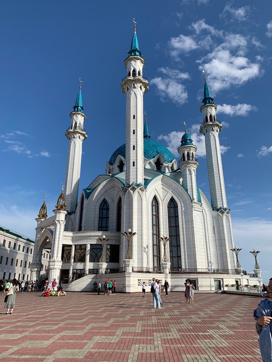 Мечеть словно из Версидской сказки.