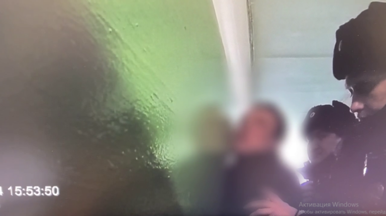    Шумный сосед. Житель Оренбурга проломил голову молотком 40-летнему мужчине Марина Шарт