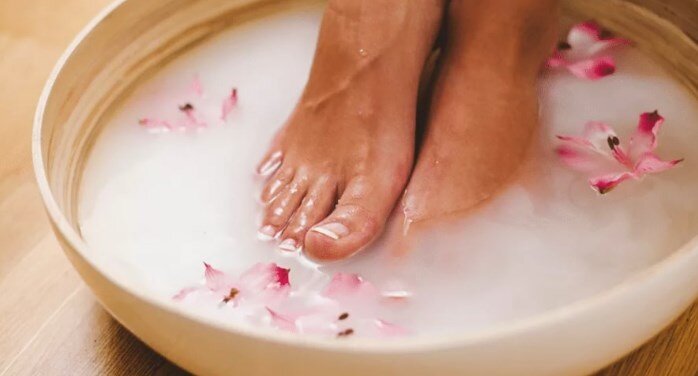 соляные ванночки для ног. солевая ванночка для ног пропорции соли и воды. ванночки для ног с морской солью. ванночки для ног с морской солью. ванночки для ног с содой и солью и йодом пропорции.