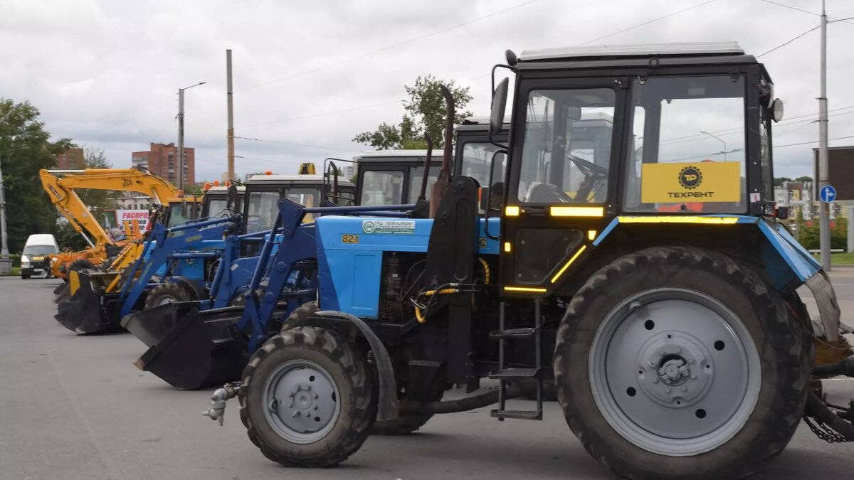     Сельхозпредприятие потеряло более 160 тысяч рублей, так как они попались на уловку мошенников, которые предлагали им купить мини-трактор. Полиция начала расследование по данному делу.