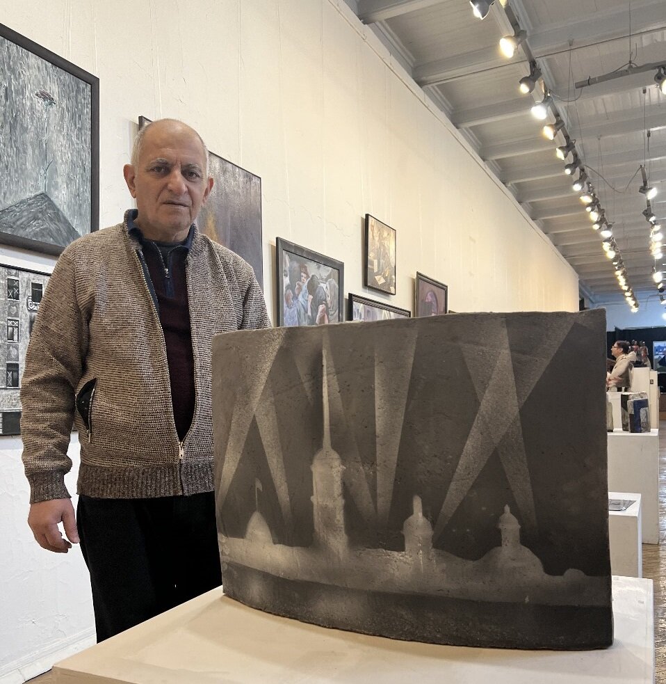 Stephen perkins скульптор. Умарова дильбер скульптор. Майкл делучиа скульптор. Сизиков сергей художник, скульптор. Деятельность скульптор.