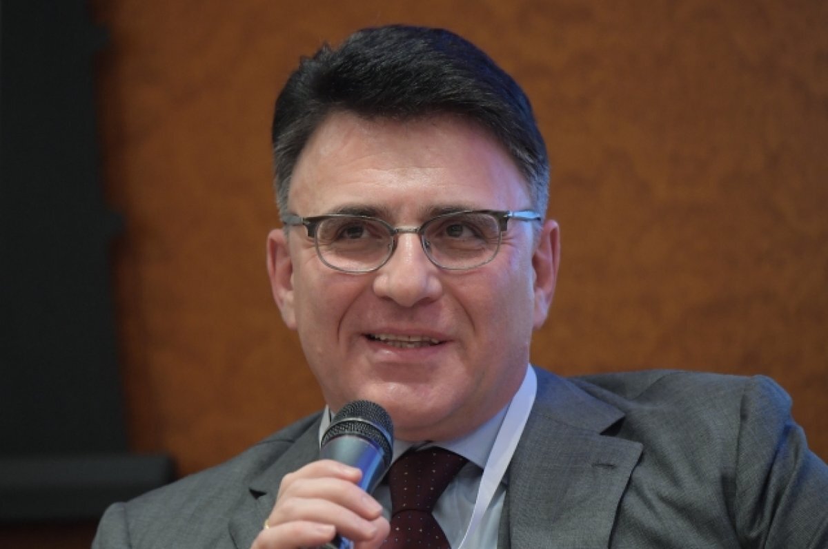    Александр Жаров поддержал решение президента участвовать в выборах