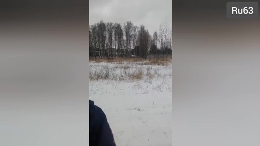 Двое мужчин изнасиловали девушку в лесу, а третий снимал все на видео. В… | Известия | Дзен