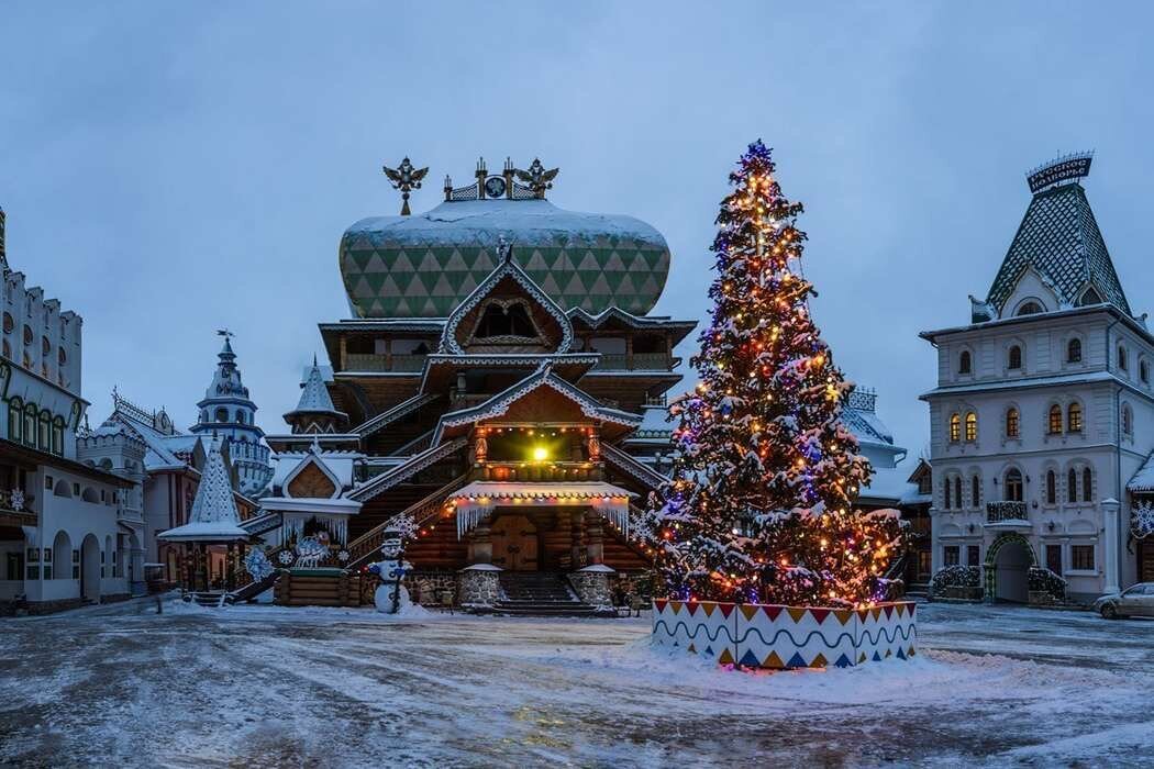 Парк галилео екатеринбург зеркальный лабиринт. Необычные места москвы для прогулок. Парк чудес галилео екб. Крутые развлечения в москве. Места для прогулок в москве.