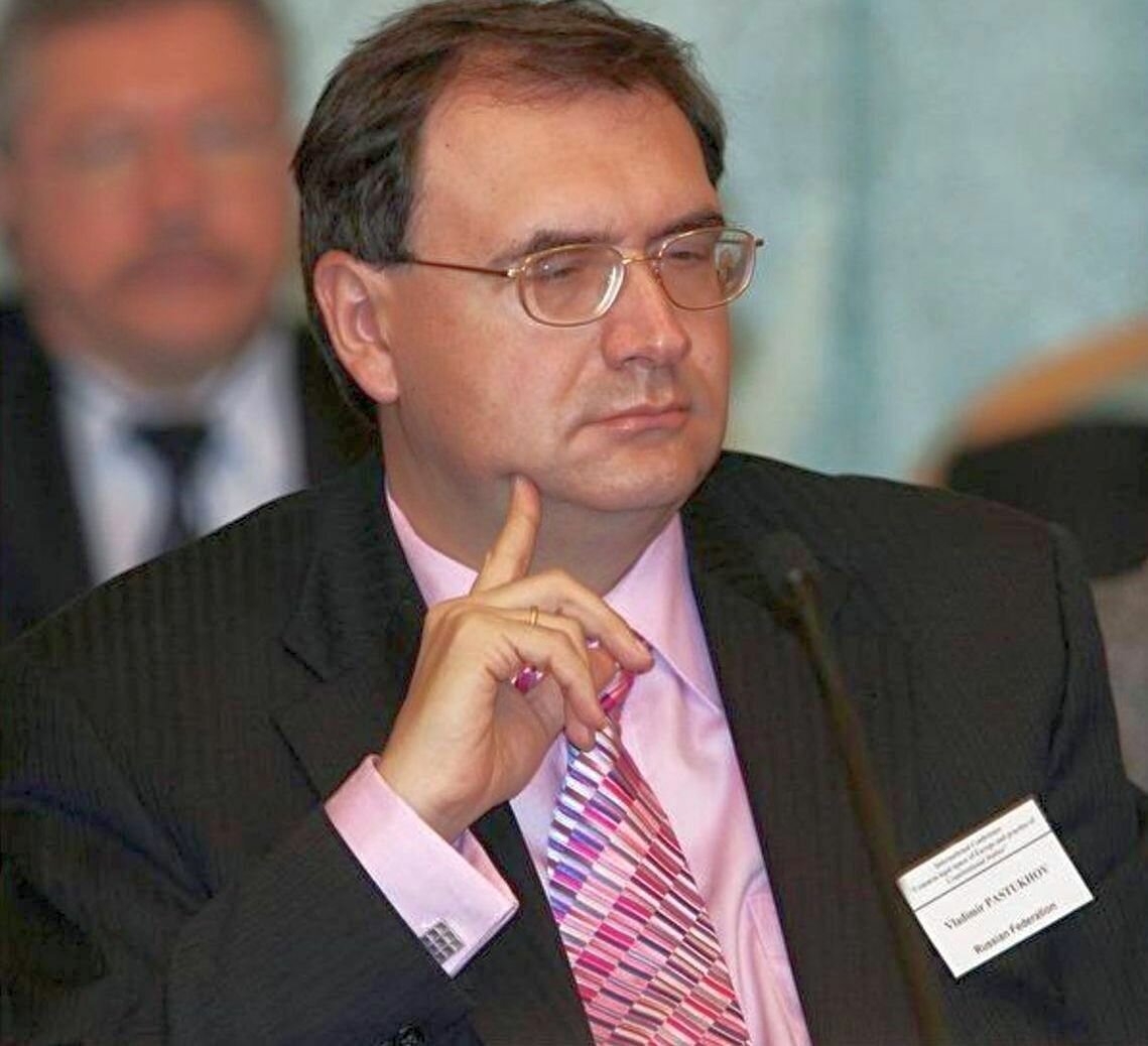 Жена владимира пастухова фото Игра с нулевой суммой" - Пастухов рассказал, почему война в Украине не закончитс