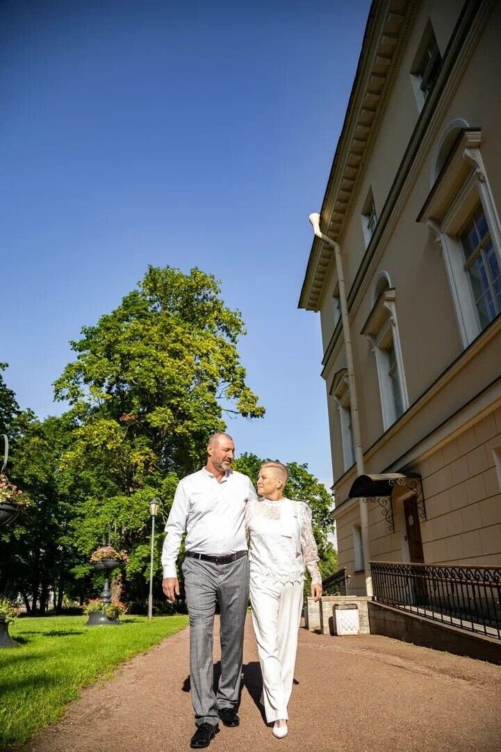 свадебная фотосессия зимой. жених ноябрь венчается. свадьба зимой. жених ноябрь венчается. свадьба зимой.