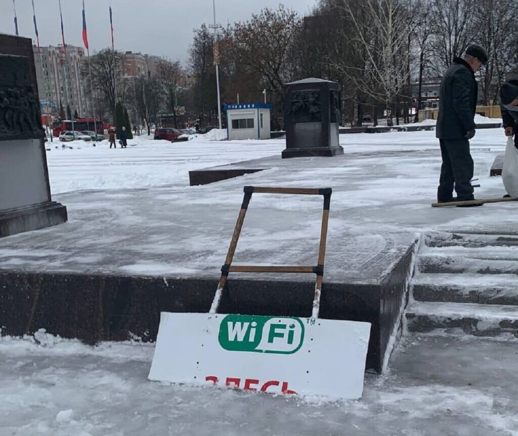 Хмызни клинцы. Клинцы 1970 годы. Гагарин в городе клинцы. Павшие на украине русские солдаты. Клинцы 1 мая.