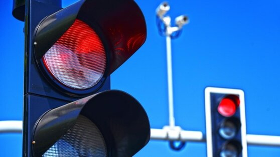    В МВД РФ пояснили статью о светофорах с системой распознавания лиц Анастасия Романова