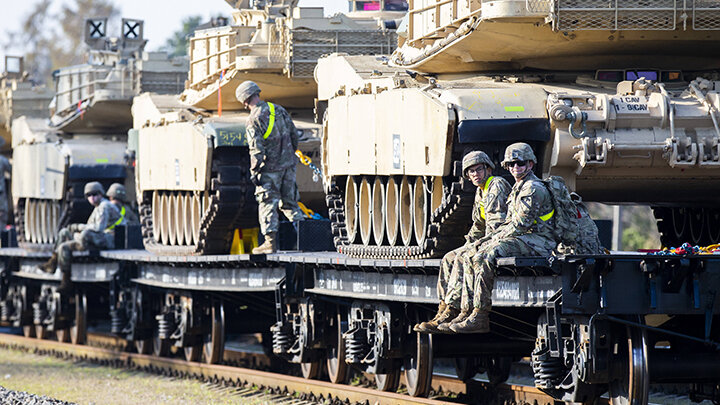 РИСКНЁТ ЛИ НАТО ОТПРАВИТЬ СВОЙ КОНТИНГЕНТ НА УКРАИНУ, ПОНИМАЯ, ЧТО ЭТО СПРОВОЦИРУЕТ ПРЯМОЕ СТОЛКНОВЕНИЕ С РОССИЕЙ? ФОТО: KAROLIS KAVOLELIS VIA WWW.IMAGO-/WWW.IMAGO-IMAGES.DE/GLOBAL LOOK PRESS