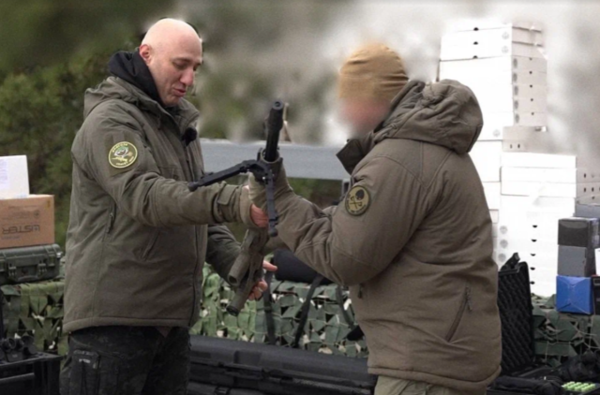    Дальний Восток помогает фронту оружием, экипировкой и транспортом