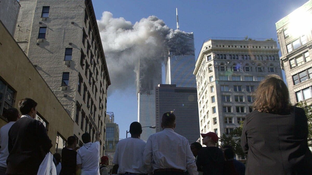Самый знаменитый теракт в истории человечества, который навсегда изменил наш мир - это теракт 11 сентября 2001 года, совершённый в Нью-Йорке.-2