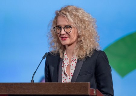    Министр экономики Литвы призвала население вкладывать свои накопления в танки