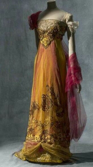 Платья 1900 годов. Свадебные платья эдвардианской эпохи. Платье 19 век эдвардианская. Платья эпохи модерна 1905-1910. Платья 1900-1900 edwardian.