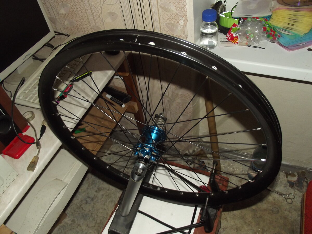 тренажер из велосипеда. подставка под заднее колесо велосипеда р646. станок для заднего колеса велосипеда. велоподставка тренажер. Bronze gym u1200m.