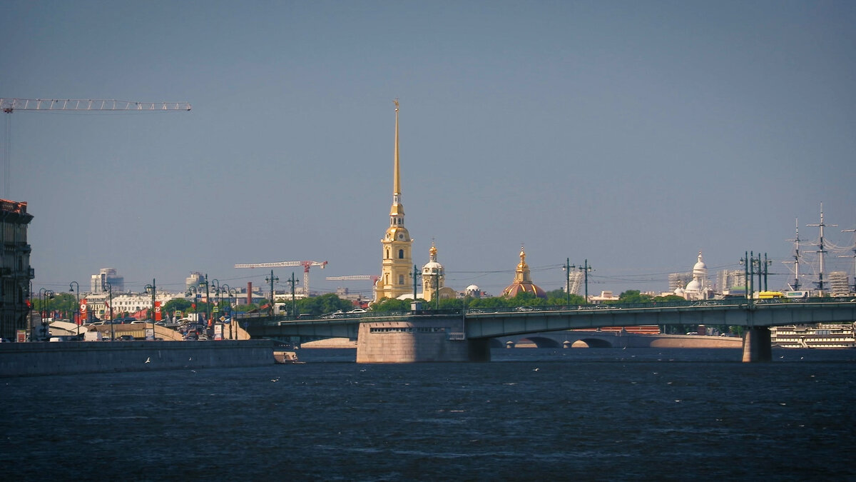  Под Литейным мостом - самое глубокое место на Неве