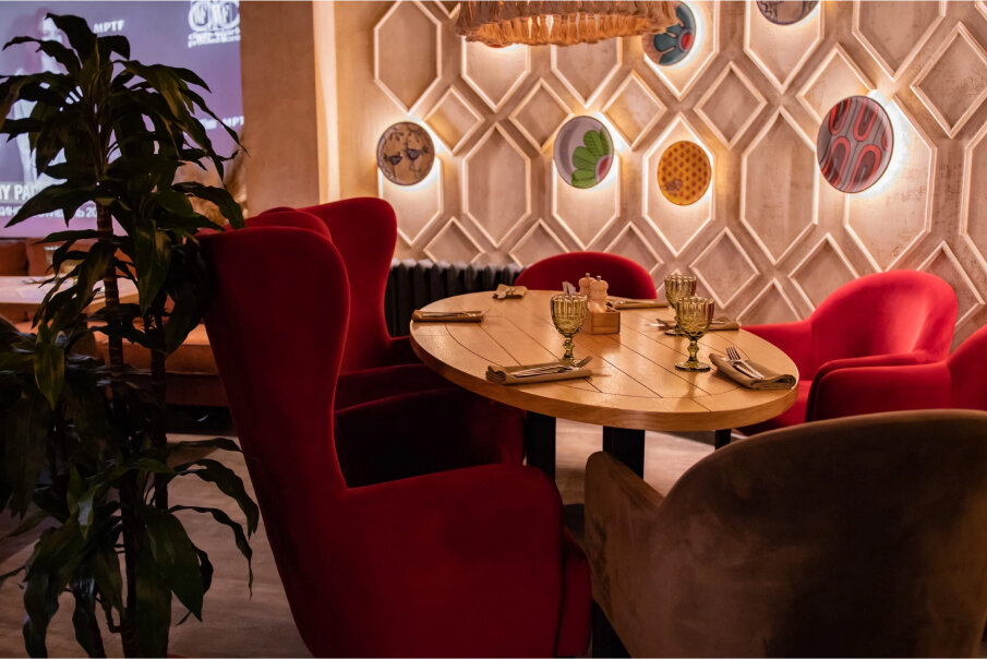 Грузинские каникулы казань. Грузинские каникулы ресторан кузнецкий. Грузинские каникулы лубянка. Грузинские каникулы ереван плаза. Грузинские каникулы казань.