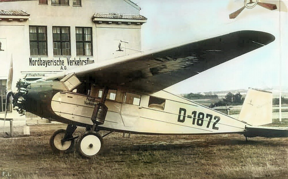 человек взлетает. человек в полете. девушка летает. взлететь 20. птица в полете.