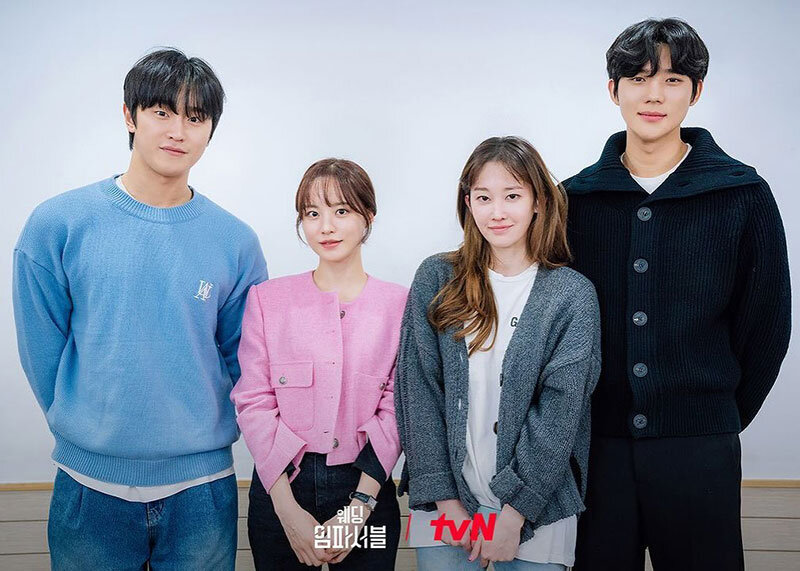 
(фотография актерского состава дорамы «Свадьба невозможна» из инстаграма Мун Сан Мина)