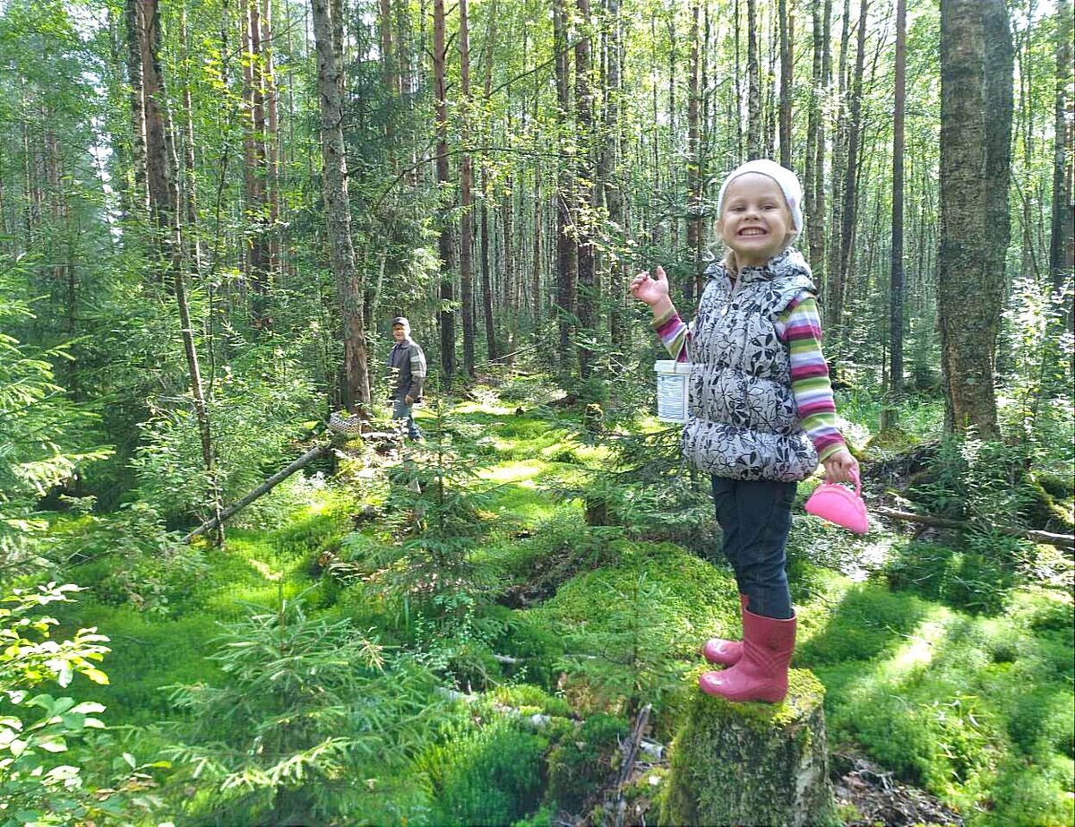 Не забывайте, что у ребенка хороший слух, он может "поймать" ваше грубое слово даже издалека!