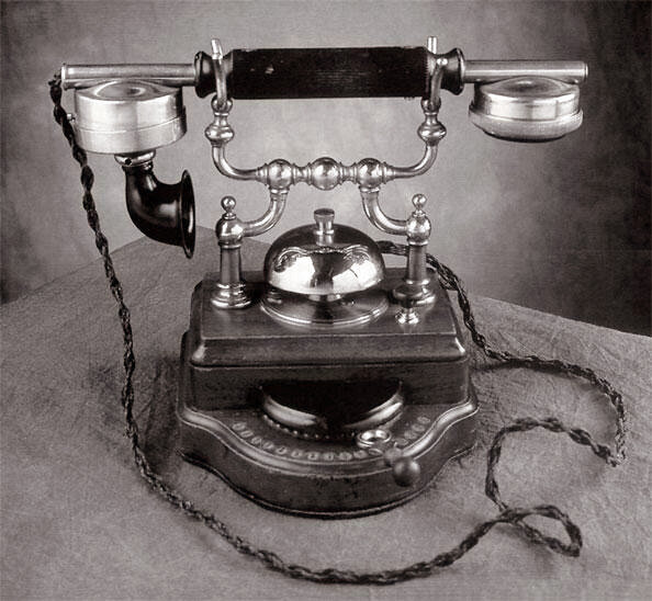 Настольный телефонный аппарат «Л. М. Эрикссон и Кº». Россия, 1914 год