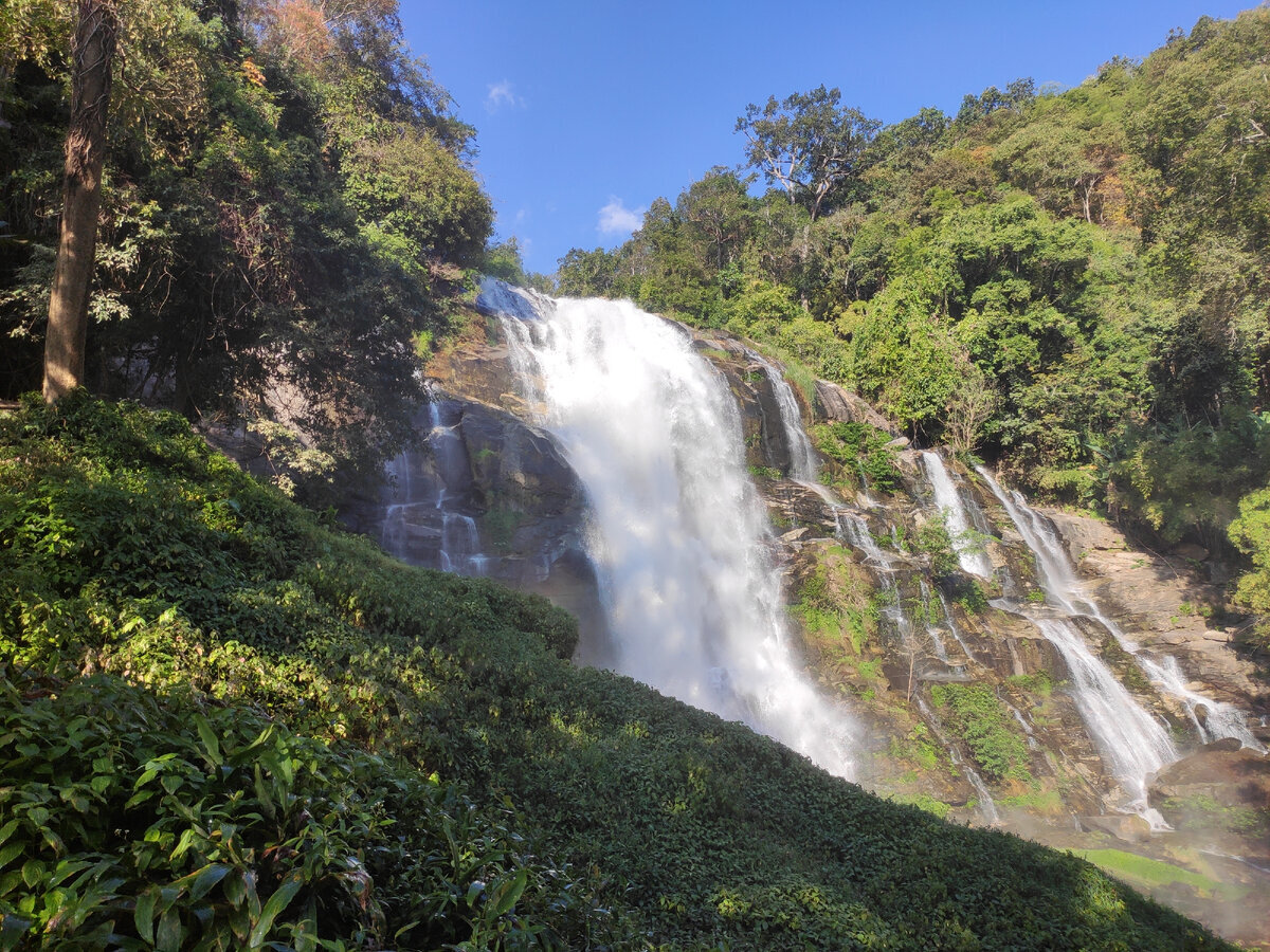 Водопад Wachirathan Waterfall
