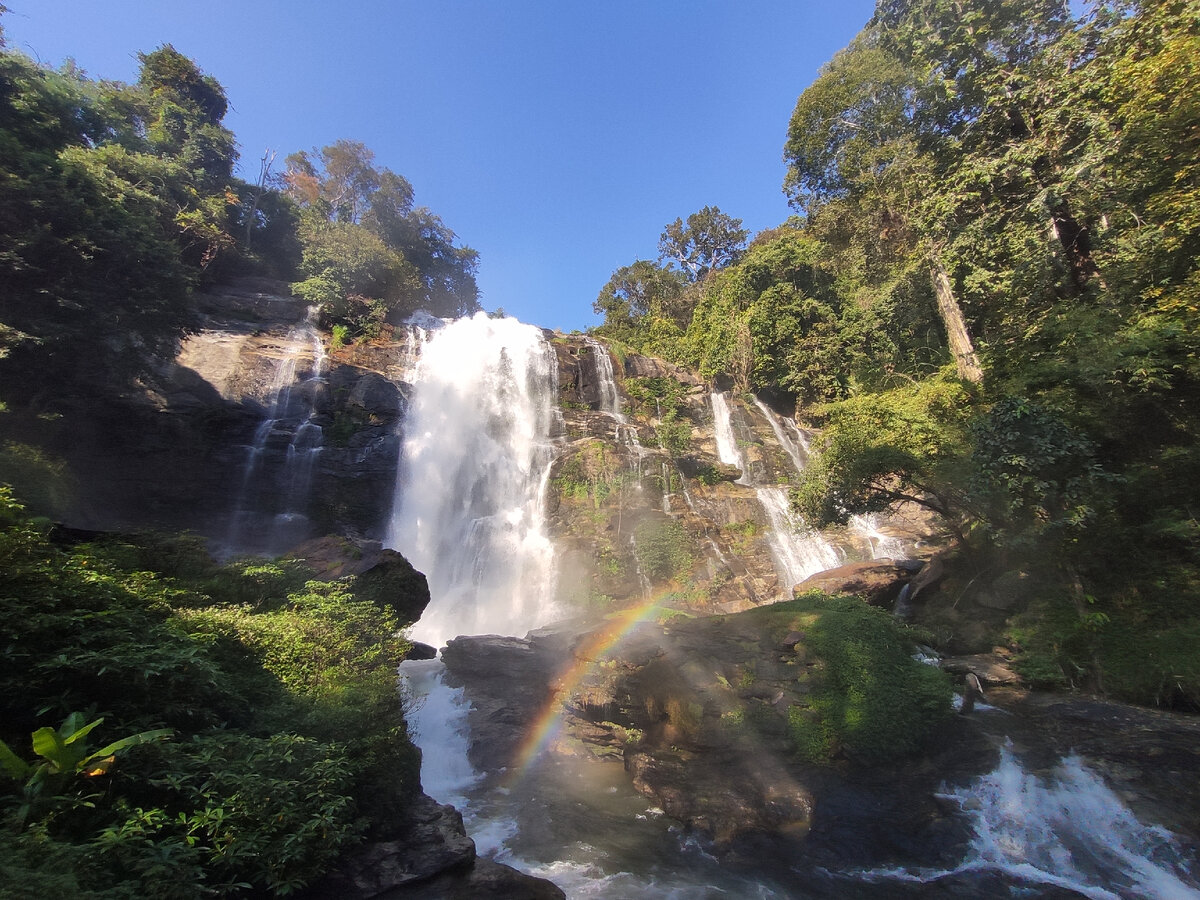 Водопад Wachirathan Waterfall