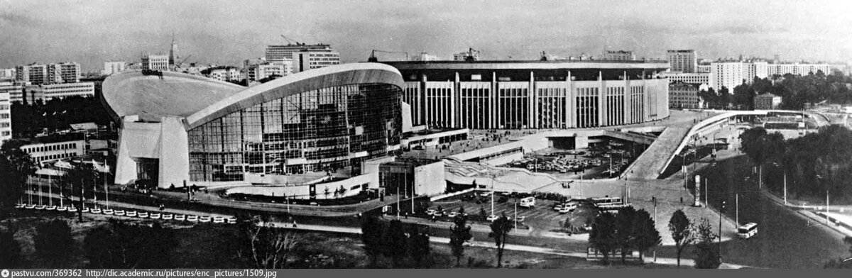 Спорткомплекс "Олимпийский" 1980 – 1990 г. Подпись на вотермарке:http://dic.academic.ru/pictures/enc_pictures/1509.jpg.